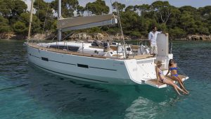 Dufour 460 DL Exterior 3