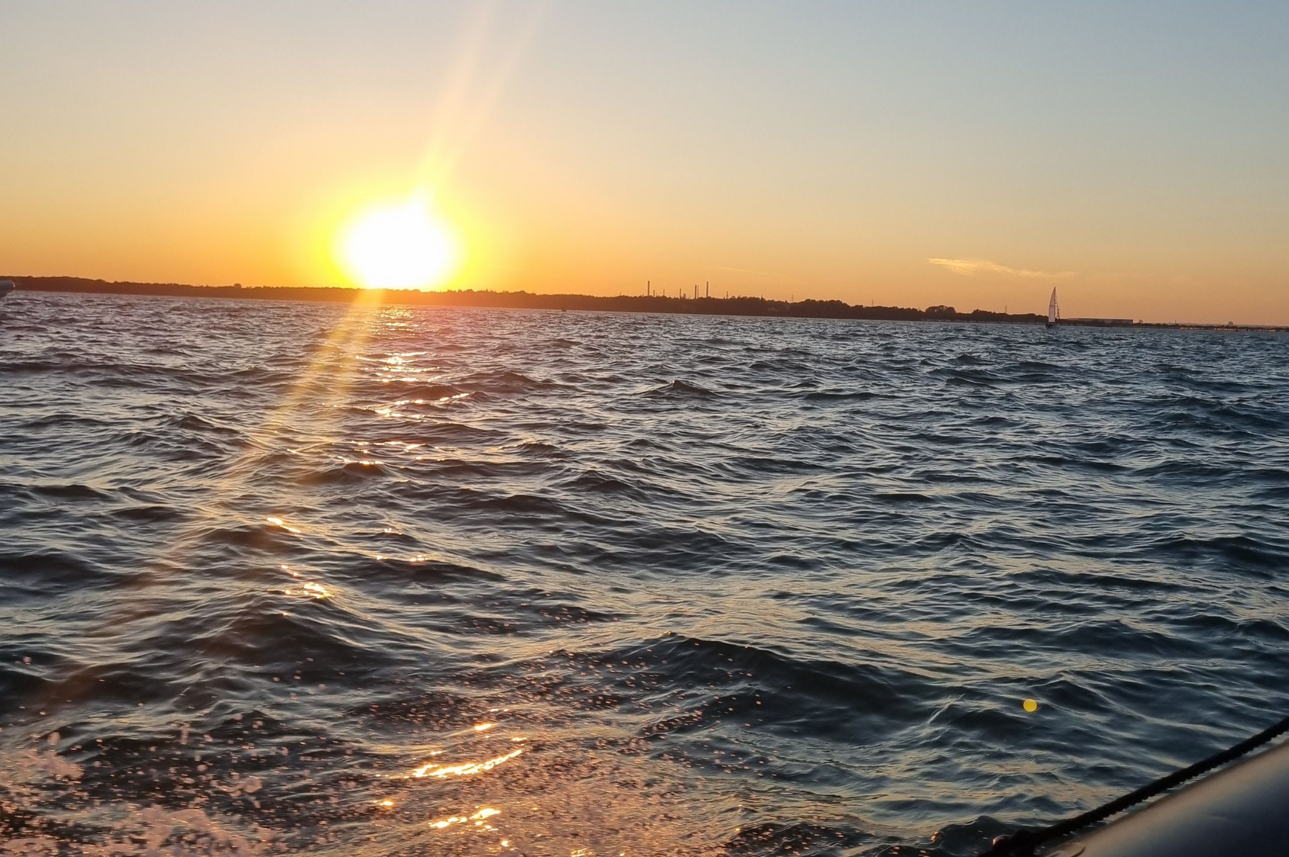 Beautiful Sunset after the Round the Island Race