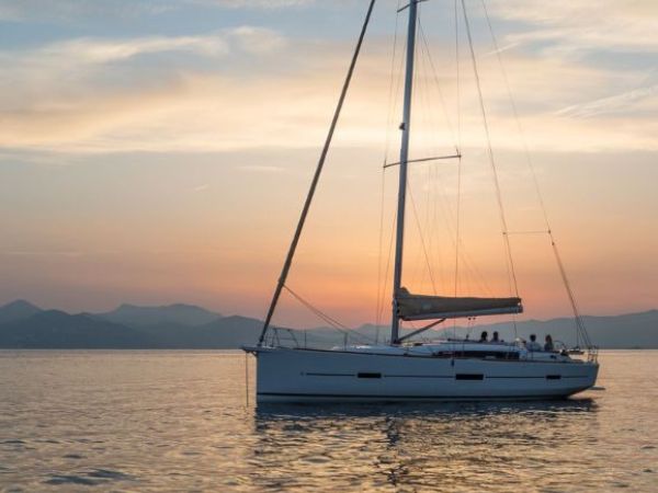 Dufour 460